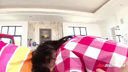 Halie James - büyük güzel göğüsler