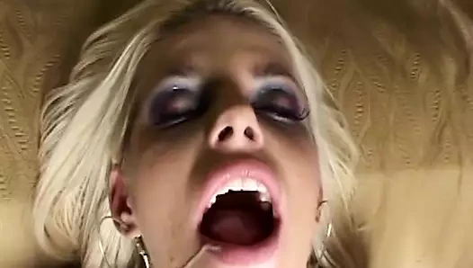 Erkek delisi ateşi heyecan verici bir çılgınlık içinde