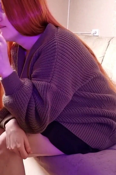 Üniversiteden sonra kız iyi bir kız gibi davranan erkek arkadaşına yarak emiyor