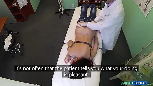 Fake hospital - güzel hasta doktorun oral ilacı için hazırlandı: ateşli bir hastane karşılaşması