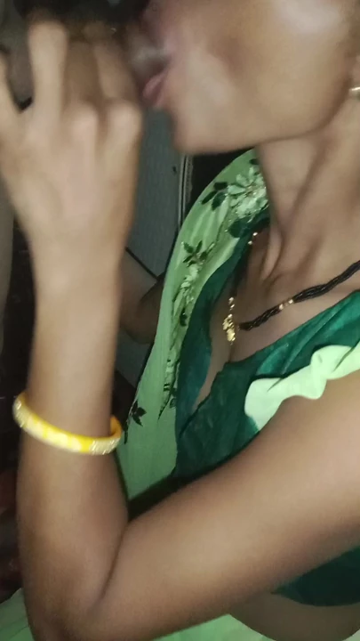 Моя жена наслаждалась пососать мой пенис