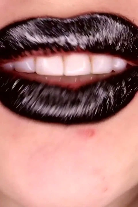 Diğer modellere mastürbasyon yapma iznin yoktu! Yutma ve dölleme!