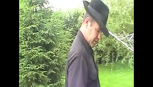 İki Itaatkâr Için Sert BDSM Hakimiyeti