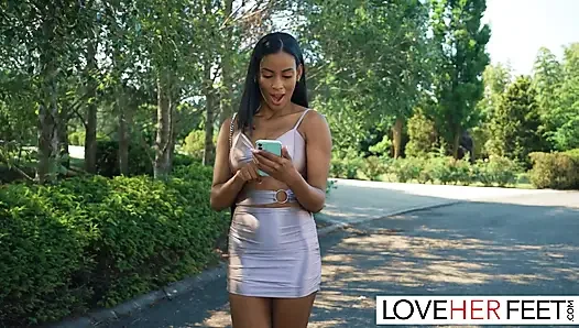 Lezbiyenler Samantha Cruz ve Sasha Rose birbirlerini memnun ediyor