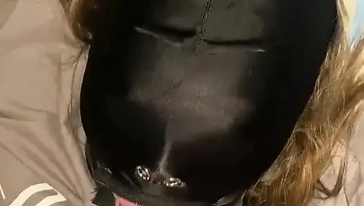 Maske takarak anüsü yalayarak sert