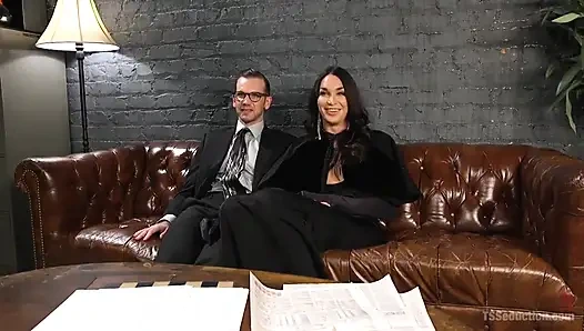 Dul kadın ikinci bölümde yürüyor