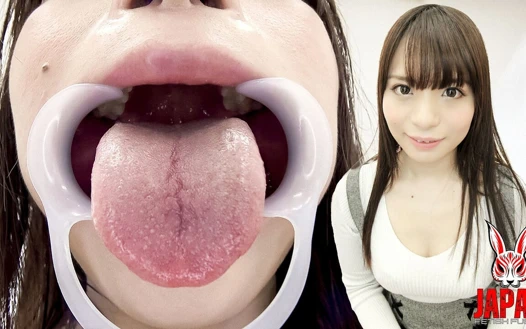 Saiko Yatsubashi'nin ıslak dili ve tükürük fetişi gözlemi