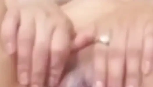 Amcık memeler bölüm