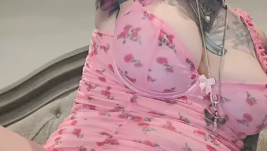 Çıplak büyük götlü seksi striptiz twerk yapıyor ve mastürbasyon yapıyor