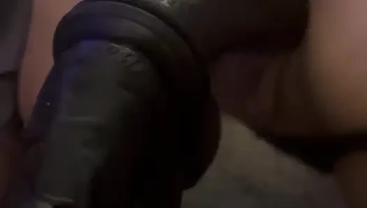 Kız arkadaşım yarağımı emerken oyuncağını alıyor