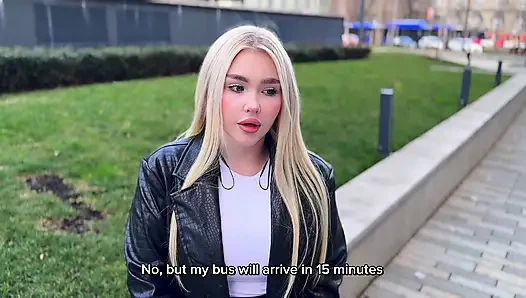 Büyük götlü tatlı kız sert seks istiyor!