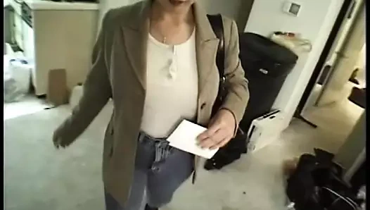 şehvetli MİLF olduğunu bir baştan çıkarıcı fahişe çalışma için Cum