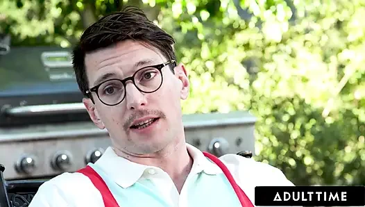 ADULT TIME - düşkünü adam gelin kenna james'in arkadaşıyla harika seks yaptığını izliyor