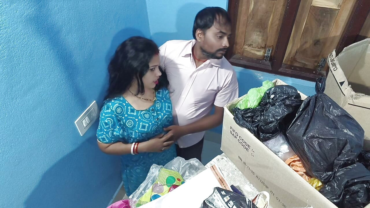 Bengalili ateşli bhabhi, yaramaz devarıyla depo odasında gizli romantik seks