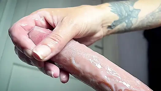 Fetiş.penis ovuyor.yarağa dokunuyor