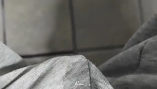 Kendi kendime işerken o kadar çıktım ki bacaklarım sallanmaya başladı