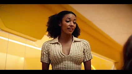 Jessica kahverengi findlay, hannah john-kamen içinde seks sahneleri