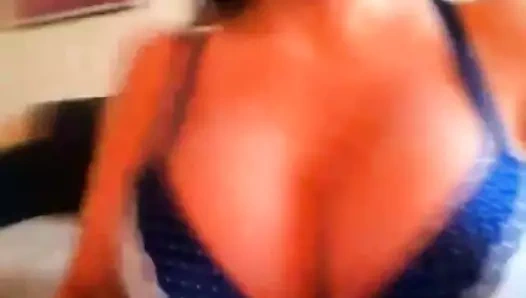 Pürüzsüz kedi ve oyuncaklar ile benim milf busty değersiz karım kontrol edin