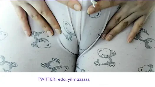 Deve toynağı- pijama- kabarık amcık- şişmiş amcık