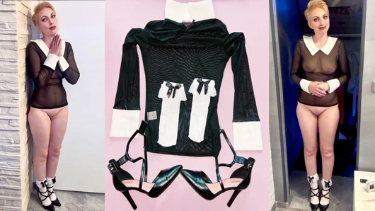 Ateşli evli kadın şeffaf elbiseli poz