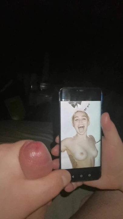 Miley cyrus boşalıyor 4