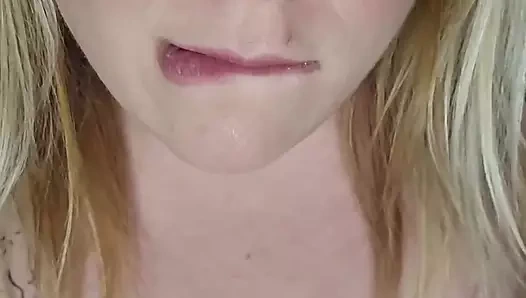 Damlayan ıslak amcık senin için sert boşalıyor