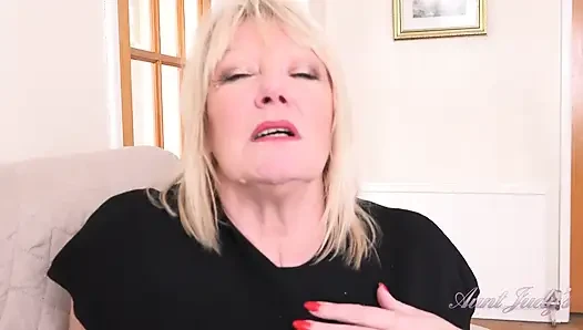 Judys - büyük memeli olgun terapistin Dr. Amy Goodhead tam olarak neye ihtiyacınız olduğunu biliyor