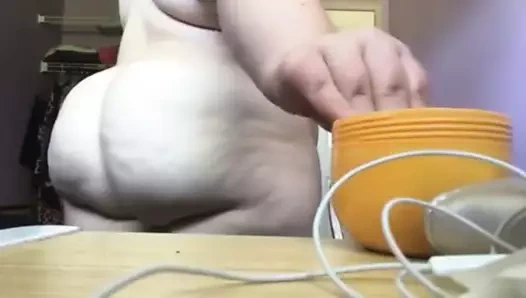 O seksi vücudu losyonlamak