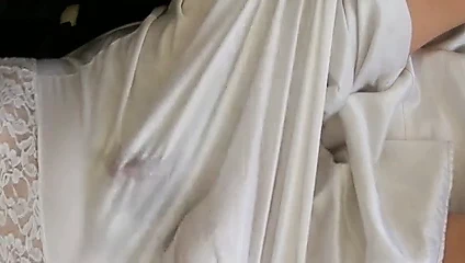 Beyaz naylon çoraplı mastürbasyon ve boşalma