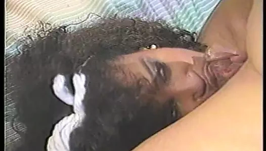 baba yatak odasında üvey kızı ziyaret