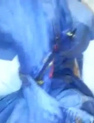 Işemek sürtük liza marie ems işiyor ona kot pantolon ve yatak