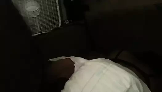 Karımla bebek bezi cumshott.