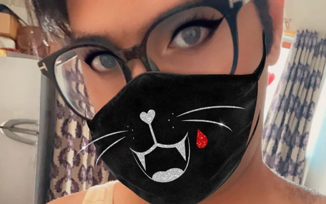 En ucuz kadın kılıklı kadın