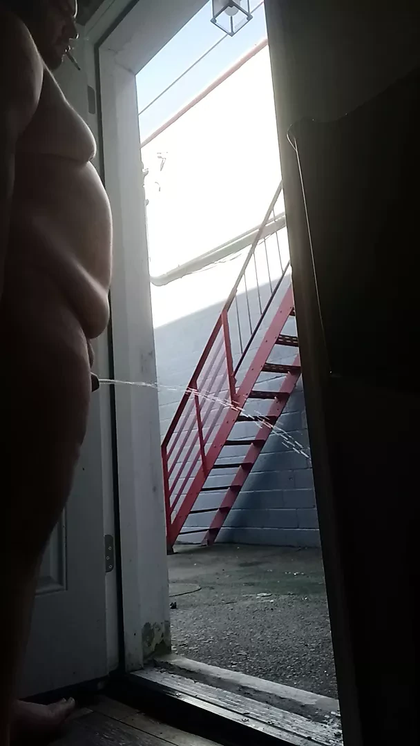 Mofo2121 arka kapıdan işemek