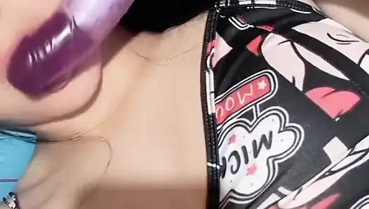 Japon kız mastürbasyon yapıyor ve fışkırtıyor