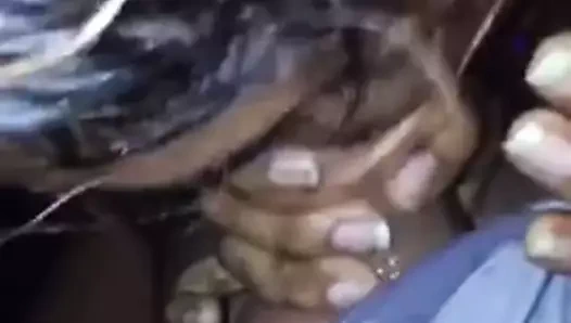 Une petite indienne bien chaude