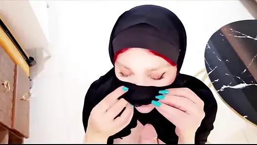 Yarak emerek tesettürlü seks yüzüne geliyor