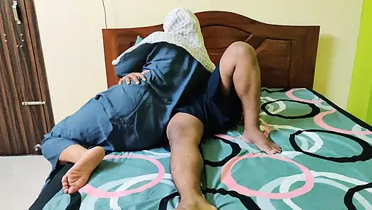 Tesettürlü seks aldatan tesettürlü kız yarağa biniyor