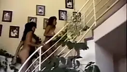 Isis nile leena oynuyor