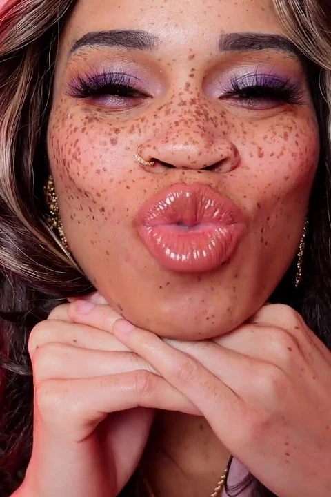 Унижение при поцелуях 8