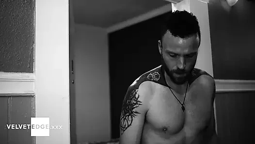 Spor çantadaki fit ateşli evli kadın bir yabancının otel odasına teslim edildi - "liste" için fragman (erotik sanat filmi)