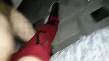 Kocası gezide iken 20 yaş küçük Milf