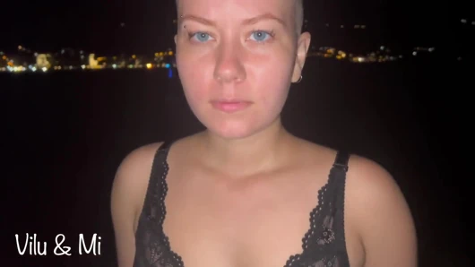 Vilu Vidish için gece açık havada yüze boşalma