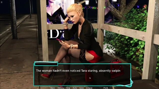 Travesti Tara otobüs beklerken Sarah'yı sikiyor