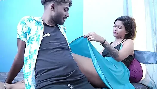 Chhoti Sauteli bahan ko paisa deke choda