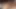 Kıllı orta yaşlı seksi kadın yatakta derinden parmaklanıyor ve genişliyor