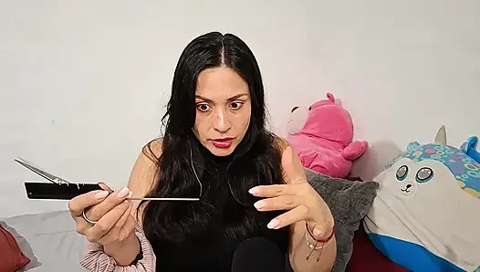 Asmr rol yapma kız arkadaşın saçını kesiyor