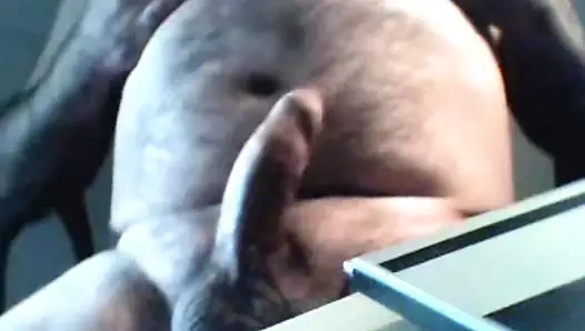 Vaya paja que se hace este maduro