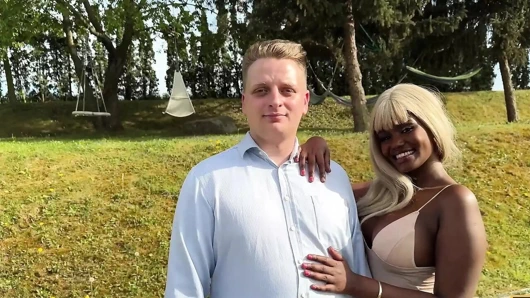 HUNT4K. Biz sikişirken, erkek arkadaşın bir hayalet