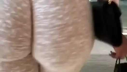 Sokakta büyük göt